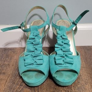 Hot Tomato Teal Ruffle Heels 👠